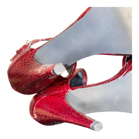 White House Black market Paula Heels Crocodile Print Dark Burgandy Heels Size 7 - Picture 6 of 9